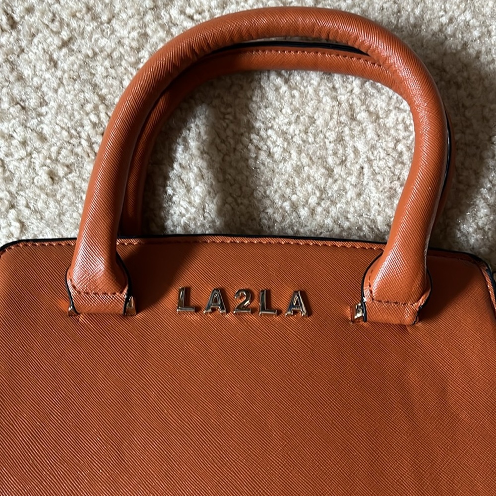 LA2LA Handbag - Picture 2 of 5